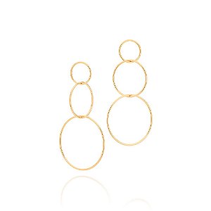 Brinco Rommanel Formado Por 6 Círculos Entrelaçados De Tamanhos DiferentesMed 7,0 Cm X 3,7 Cm