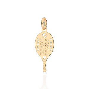 Pingente Formato Raquete Escrito Beach Tennismed 3,1 Cm X 1,1 Cm Rommanel
