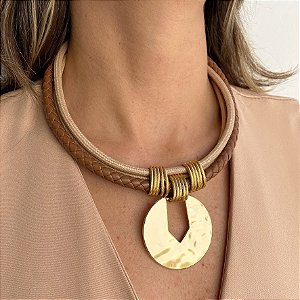 Colar Marrom Medalha
