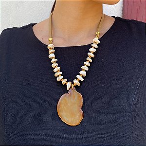 Colar Nude com Madrepérola e Geodo de Ágata de Fogo