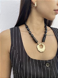 Colar Maxi Black com Medalha