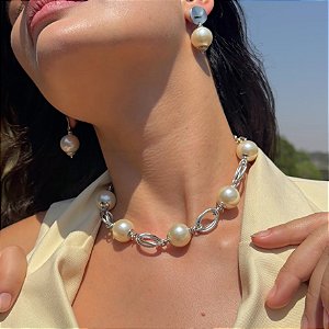 Colar Curto Cor Prata com Pérolas