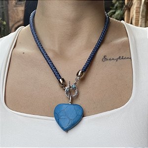Colar Curto Petróleo com Fio Corda e Howlita Azul