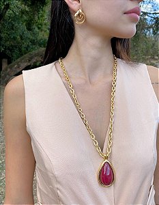 Colar Longo com Pingente Gota Vermelho em Resina