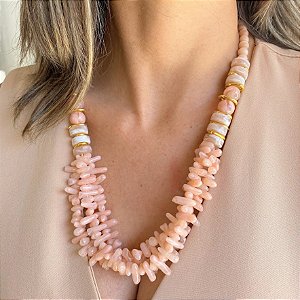 Maxi Colar com Cascalho em Resina Rosa