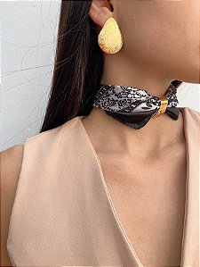 Colar Lenço Branco e Preto com Passante Assimétrico