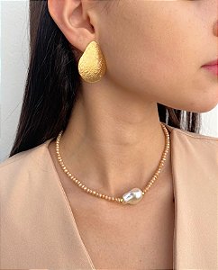 Colar em Cristais Nude e Pérola Central Estilo Boho