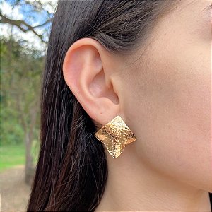 Brinco Gold Assimétrico Banhado