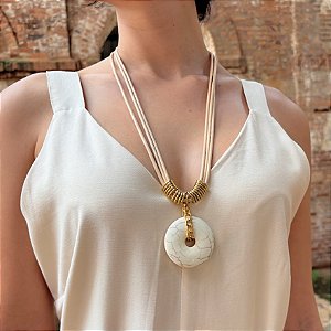 Colar Longo Nude e Pingente Howlita Branca