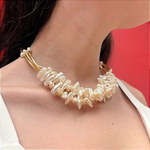Colar Curto com Cacho em Pérolas estilo Boho