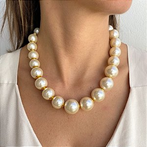 Colar Elegante em Maxi Pérolas