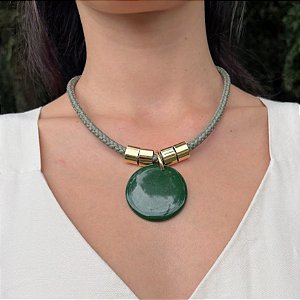 Colar Curto Green com Resina Circular