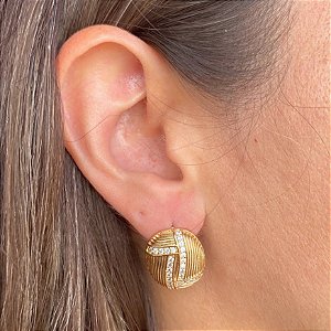 Brinco Oval Banhado com Zircônias