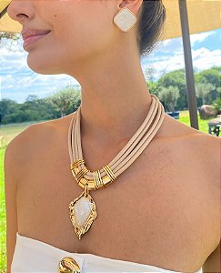 Maxi Colar Nude e Resina