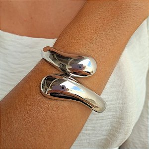 Bracelete Cromado Prateado com Curvas