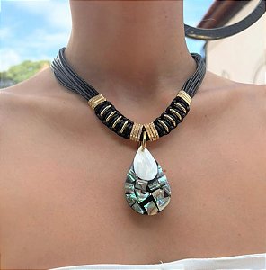 Maxi Colar Preto Abalone Gota