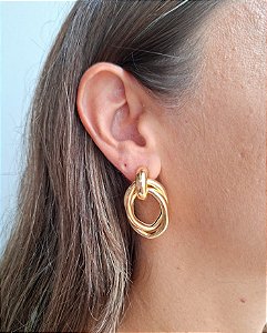 Brinco Oval Entrelaçado Banhado