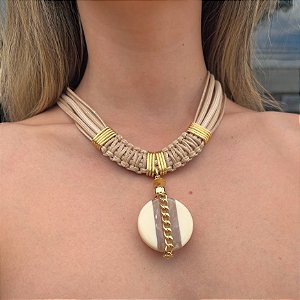 Maxi Colar Nude Pingente Resina