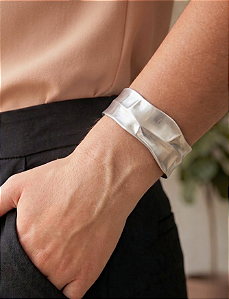 Bracelete Articulado Assimétrico Prateado