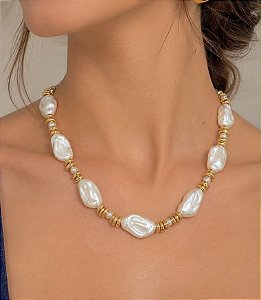 Colar Curto Pérolas Boho
