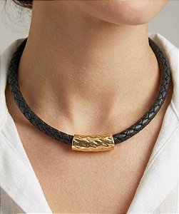 Colar Preto Couro Sintético