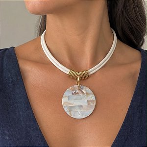 Colar Branco Couro Sintético Abalone