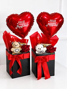 Cesta com Mini Urso Fererro Rocher e Rosa Artificial " - Código 0568