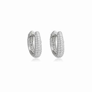 Brinco de Prata 925, estilo argola com ponta, cravejado de zircônias.