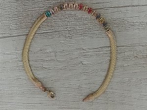 Pulseira em malha com navete colorida