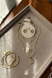 Composição de Dourado com Cristal