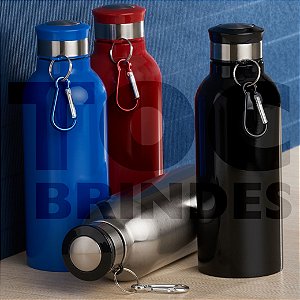 Squeeze 700ml, em aço, alto brilho, com tampa rosqueável e chaveiro mosquetão na cor do squeeze
