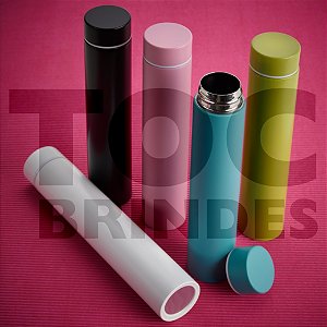 Garrafa térmica 275ml, inox com pintura colorida fosca, tampa rosqueável na mesa cor da garrafa