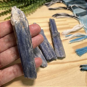 Cianita Azul - Espada de Miguel - de 35 a 55 g - 9 cm