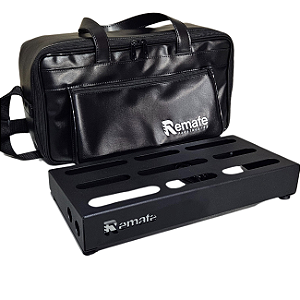 Pedalboard 20x40cm com elétrica + Softbag Premium