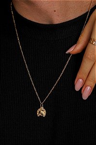 CORRENTE 3X1 COM PINGENTE FERRADURA 60CM DE COMPRIMENTO OURO 18K.