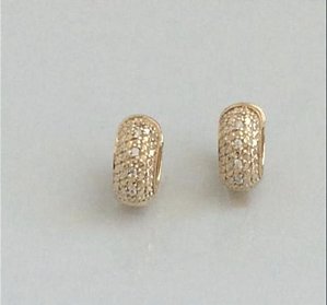 Brinco Argola em Ouro Amarelo 18k com Diamantes.