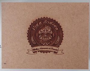 Caixa de presente em MDF com logo VIDA ARDIDA