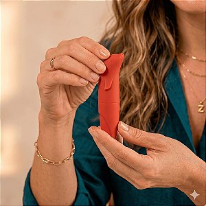 Vibrador Ponto G Golfinho MyVibro – Toque Aveludado - Vermelho