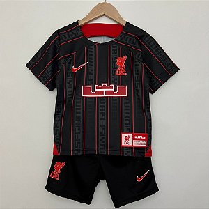 Novo Kit Infantil Liverpool x LeBron James Camisa e Short  2023 / 2024