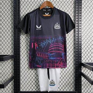 Novo Kit Infantil Newcastle Edição Especial Camisa e Short  2023 / 2024