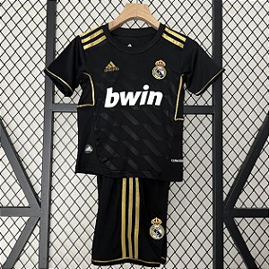 Kit Infantil Real Madrid 2 Retrô Camisa e Short 2011 / 2012
