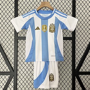 Novo Kit Infantil Argentina 1 Copa America Com Patch Campeão Do Mundo Camisa e Short 2024