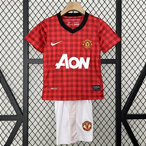 Kit Infantil Manchester United 1 Retrô Camisa e Short 2012 / 2013