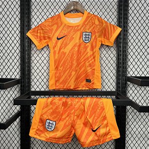 Novo Kit Infantil Inglaterra Goleiro Laranja Camisa e Short 2024 / 2025