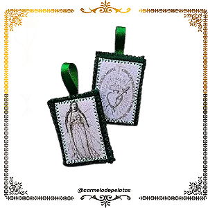 Escapulário verde com pequeno defeito