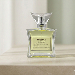Perfume Maestria – Amadeirado Especiado | Liderança e Confiança