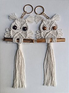 Chaveiro Corujinha   - Confeccionada em macramê artesanal.