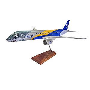 Maquete E190 E2 - Tubarão