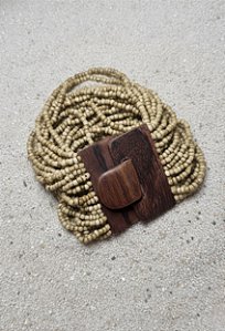 Pulseira Miçanga e Fecho de Madeira - Nude