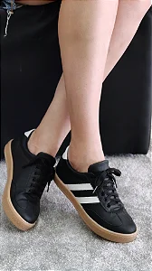 TÊNIS CASUAL FEMININO ZAD LIA PRETA COM LISTRA BRANCAS